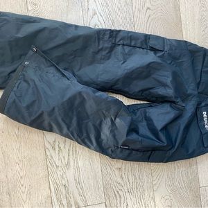 DC ski/snowboard pants size 12 youth -great condition!